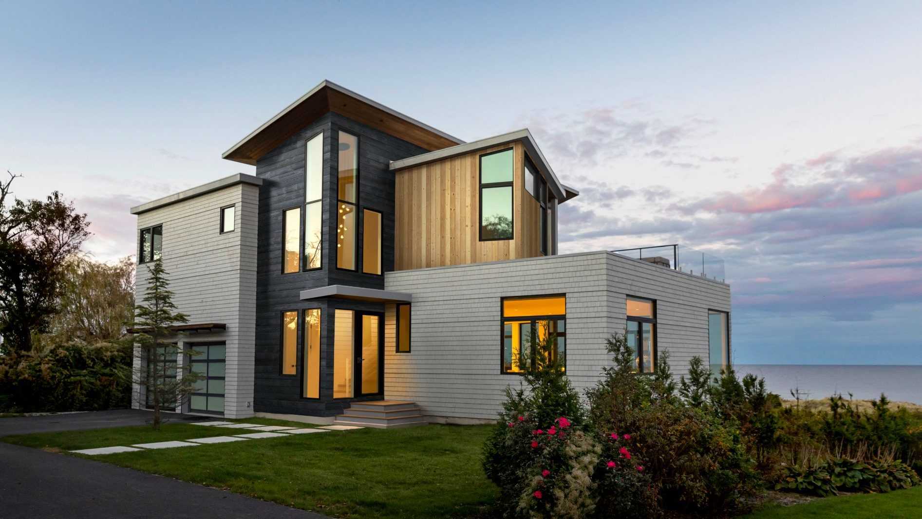 Image of a house outfitted with Natural and Timber Ridge UFP Edge siding.